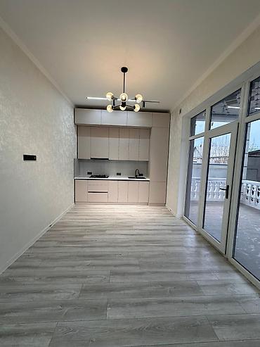 Продажа коттеджей и домов: 🏡 Продаётся уютный дом с современным ремонтом! 📍 Район: Заря 📐 — 11