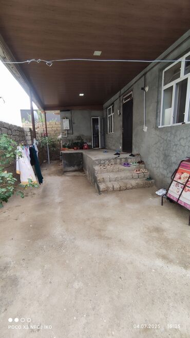heyet ucun bulaqlar: Binə 3 otaqlı, 75 kv. m