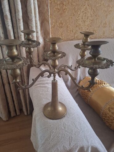 qaqa sekileri: Beşşamlı mis şamdan - Material: mis/bras görünüşlü metal - Dizayn