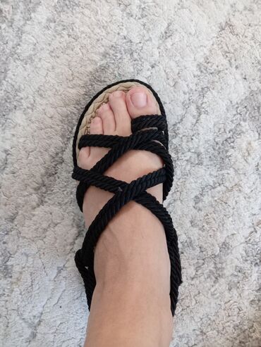 sandale na ravno: Sandals, 40