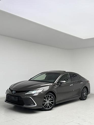 byd e2 2024: Toyota Camry: 2022 г., 2.5 л, Автомат, Гибрид, Седан — 6