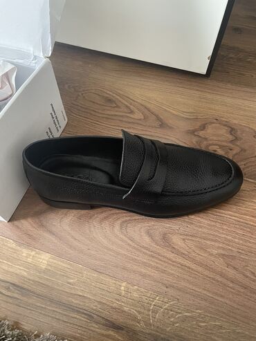 шикарные туфли: Лоферы Aldo оригинал 42 размер
Заказывал для себя, размером ошибся!