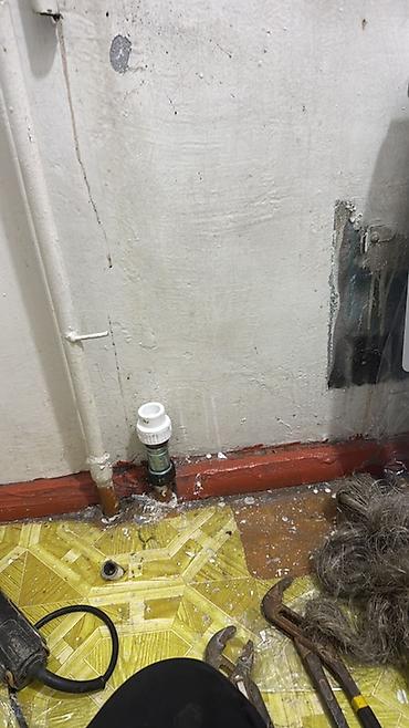Ремонт сантехники: Аварийный ремонт сантехники и труб - Срочные выезды на протечки — 17