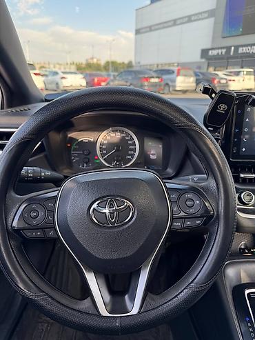 электромот: Toyota Corolla: 2021 г., Гибрид, Седан — 9