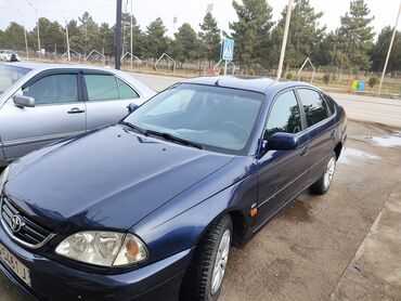 Toyota: Toyota Avensis: 2001 г., 1.8 л, Механика, Бензин, Хэтчбэк