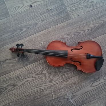 Скрипки: Продаю скрипку, для первоклашек. нужна настройка