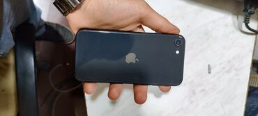 Apple iPhone: IPhone SE 2022, 64 GB, Qara, Barmaq izi, Simsiz şarj