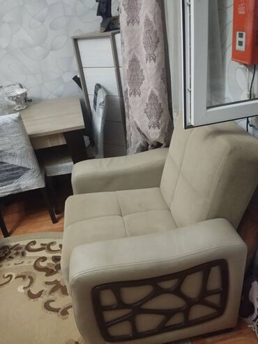 Matraslar: İşlənmiş, Di̇van-kravat, 2 kreslo, Divan, Bazalı, Açılan