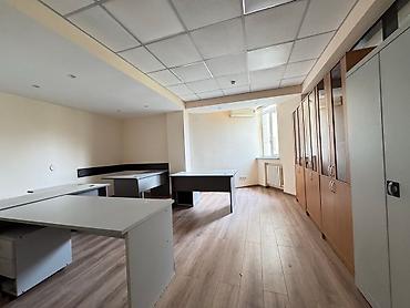 Аренда офисов: Аренда офисов, 175 м², В жилом комплексе, 1 линия — 2