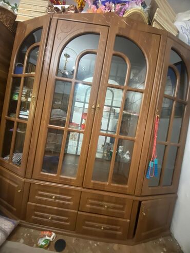 Mebel: Açılan, 6 qapı Künc dolab, Servant
