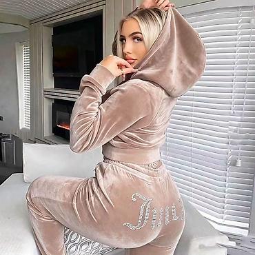 Gornji i donji deo: Plišane trenerke Juicy 😍
Vel: S M L XL XXL XXXL
Cena: 3700 dinara — 5