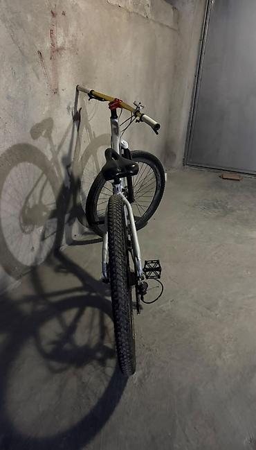 velosipedler 28: Dağ velosipedi – 27.5” təkərlər, alüminium hardtail gövdə - Rəng — 1