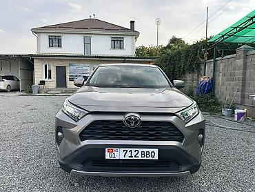 2022: Toyota RAV4: 2022 г., Кроссовер — 2
