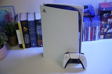 PS5 (Sony PlayStation 5): PS5 digital (без дисковода) Полный комплект, без царапин, без сколов