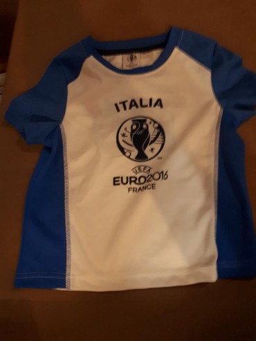 Ostala dečija odeća: Velicina 104 italijanski dres nov.samo gornji deo na lalafo.rs Velicina 104 italijanski dres nov.samo gornji deo - Beograd