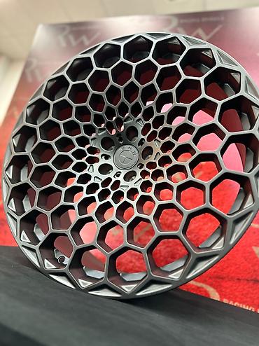 Диски: Диски R 22 BMW, отверстий - 5, Новый — 10