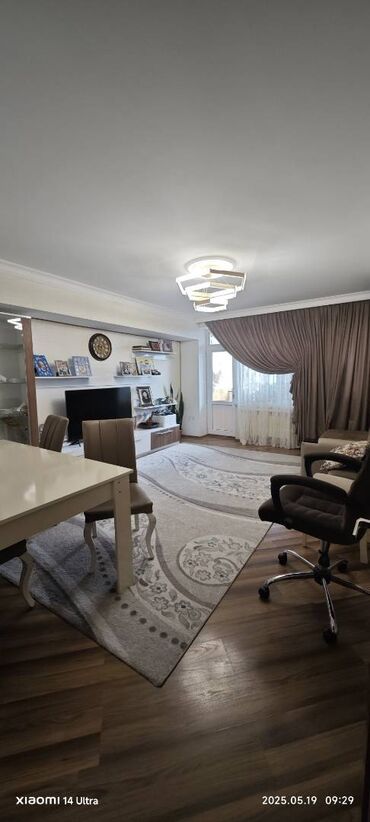 xacmaz rayonu: Bakı, 3 otaqlı, Köhnə tikili, m. İnşaatçılar, 74 kv. m