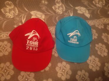 Toy paltarları və aksesuarları: Biri 2azn