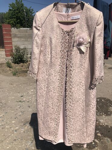 розовое платье с: Брючный костюм