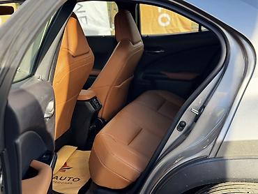 w210 дверные карты: Lexus UX: 2022 г., Вариатор, Электромобиль, Кроссовер — 4