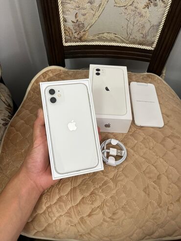 z flip 4: IPhone 11, Б/у, 128 ГБ, Белый, Зарядное устройство, Защитное стекло, Чехол, 74 %