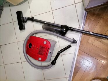 Klasični usisivači: Usisivač SAMSUNG 1600W na papirnu kesu i dodatkom na cevi za finu — 11