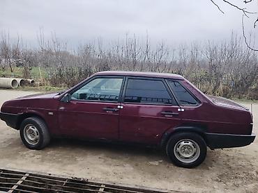 VAZ (LADA): Avtomobil: Sedan, 4 qapı, bordo rəng Marka/model: (şəkildən görünən) — 15