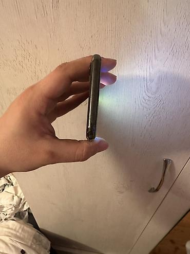 Apple iPhone: IPhone X, 64 GB, Qara — 8