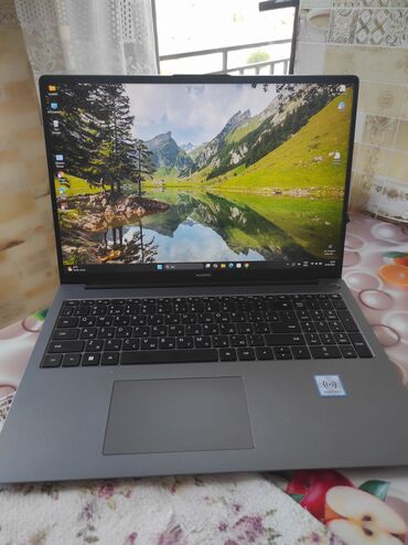 Аксессуары для ПК: Intel Core i5, 8 ГБ ОЗУ, 15.6 "