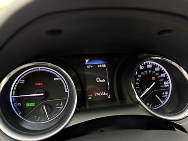 Toyota: Toyota Camry: 2020 г., 2.5 л, Вариатор, Гибрид, Седан — 9