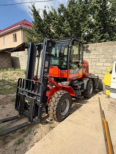 Услуги погрузчика: Услуги кары, 4wd (4вд) ; вездеход, работает в труднодоступных местах ; — 3