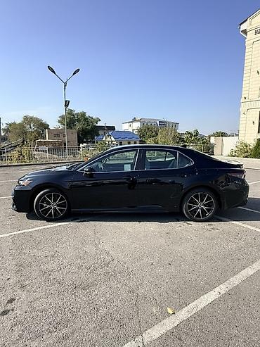 sequoia 2010: Toyota Camry: 2022 г., 2.5 л, Вариатор, Гибрид, Седан — 2