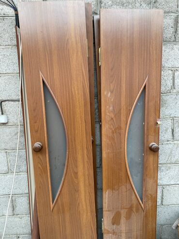 металлический двер: Дверь с окнами, МДФ, Б/у, Самовывоз