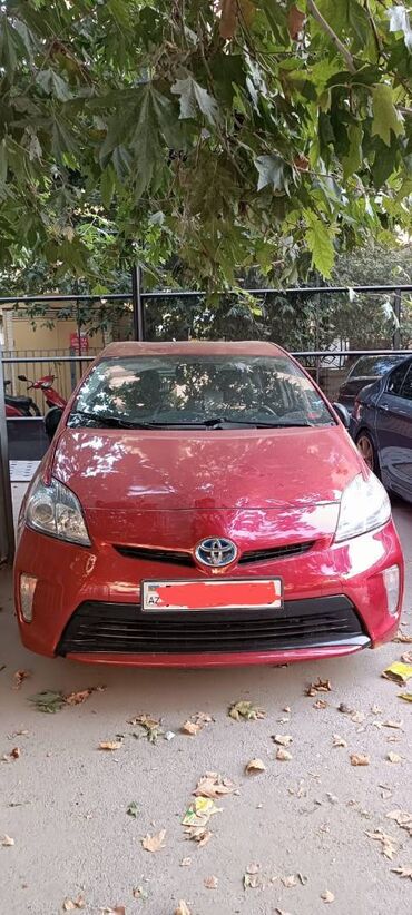 toyota prius 30 kuza arenda: Toyota Prius 2014 Buraxlış kartı var Günü 35 azn depozit 500azn Bütün