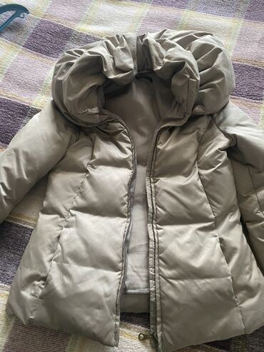 qadın bot: Sisley qadın qış gödəkçəsi - Rəng: açıq bej/şampan - Model: qısa