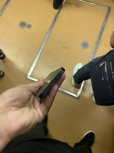 Apple iPhone: IPhone 13 Pro, 128 GB, Qara, Face ID — 6