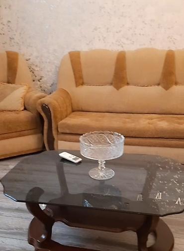 Divan və kreslo dəstləri: Klassik üslubda 3+1+1 yumşaq mebel dəsti. Tərkibi: - 3 nəfərlik divan — 3
