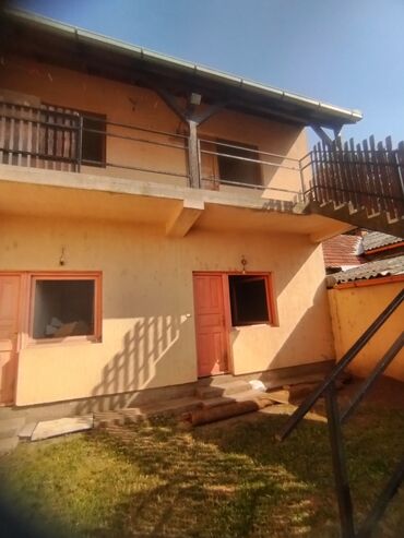 Kuće na prodaju: 350 kv. m, 6 soba — 10