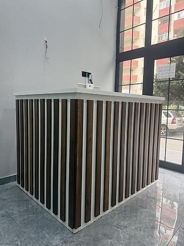 reception stolu satilir: Müasir dizaynda hazırlanmış resepsiyon masası / qarşılanma bankosu — 1