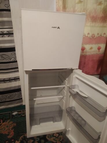 Холодильники: Холодильник Avest, Б/у, Двухкамерный