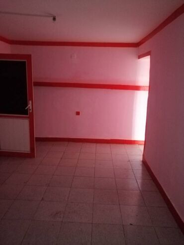 Digər kommersiya daşınmaz əmlakı: Bütün profillərə uyğun 86 kv 5 otaqlı obyekt icarəyə verilir. Anbar — 3