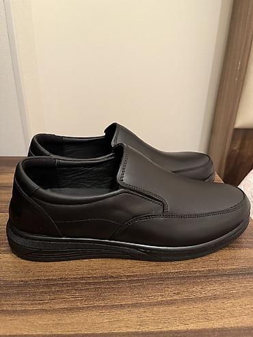 dəri palto: Məhsul: Kişi loafer ayaqqabısı –40 razmer 1 defe geyinilib razmer — 3