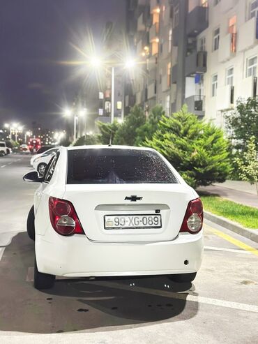 Chevrolet: Chevrolet Aveo: 1.6 l | 2015 il 220000 km Sedan — 3