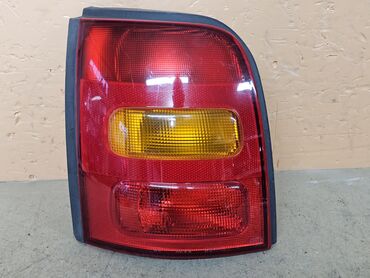 Стоп-сигналы: Задний левый стоп-сигнал Nissan 1998 г., Б/у, Оригинал, Германия — 2