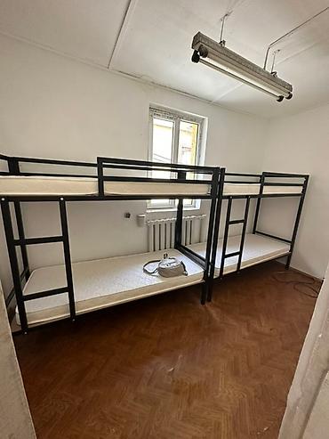 квартиры 1 комнаты: Сдаются комнаты общежитского типа с двухъярусными кроватями. - — 4