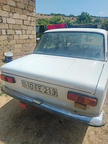 азербайджан авто: VAZ 2101 klassik sedan avtomobil. Ağ rəngdə kuzova malikdir — 4
