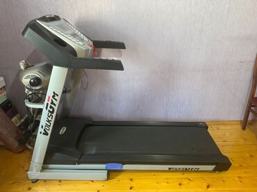Maskalar, eynəklər: Volksgym brendi tərəfindən istehsal olunan bu qaçış aparatı, idman