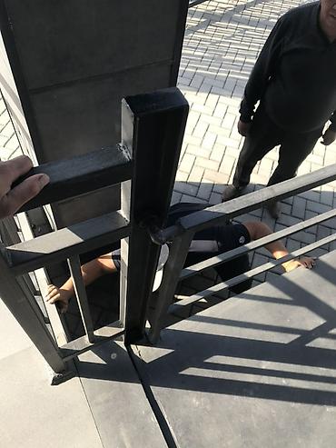 Распашные ворота: Металлические распашные ворота с поворотным механизмом - Конструкция — 4