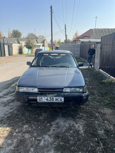 Mazda: Mazda 626: 1990 г., 2 л, Механика, Бензин, Седан
