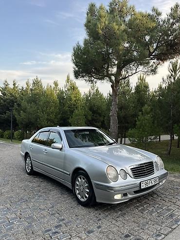 2 el kompresor: Mercedes-Benz E-Class (W210) sedan, gümüşü rəng - Kuzov: 4 qapılı — 4